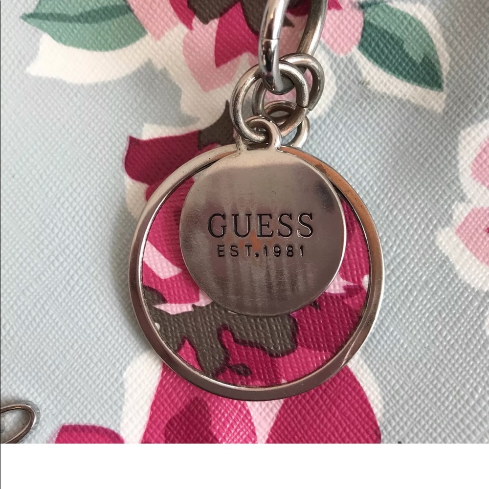 Beautiful floral stylish Guess handbag - Picture 2 of 4